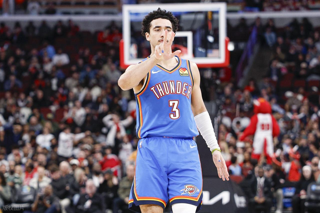 GA黄金甲体育-班凯罗37+5+6无缘今日最佳球员!因为爱德华兹41+6+2+5创纪录!