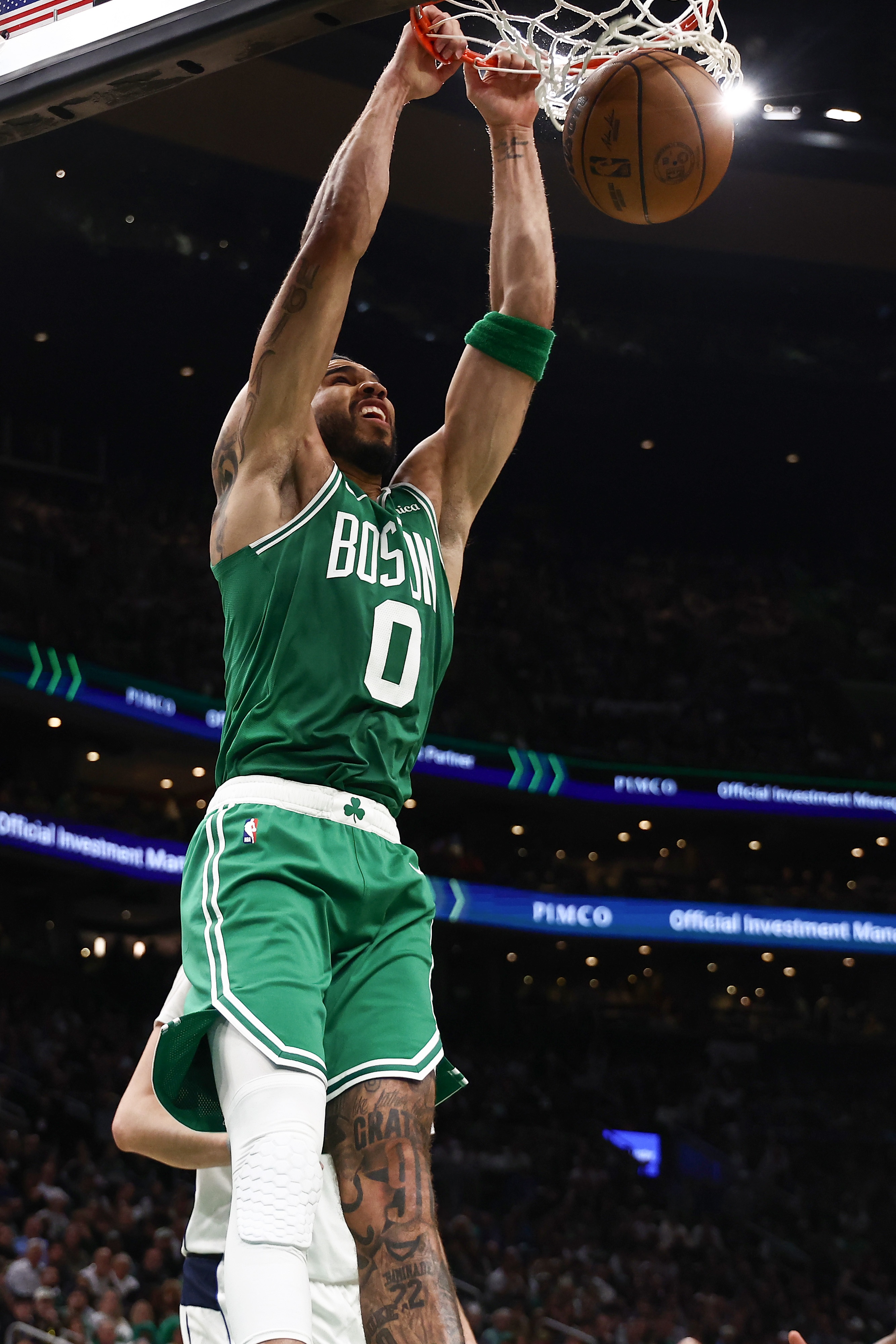 GA黄金甲体育官方网站-塔图姆：从去年5月到今没人比我做过更多的提踵训练 现在隔天就练