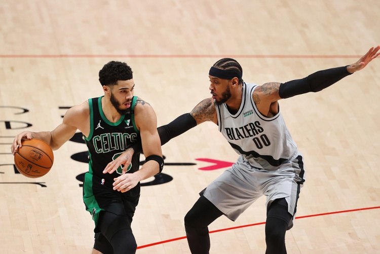 GA黄金甲体育官网-白巧克力不满:甜瓜不能给塔图姆建议?斯托克顿不能给控卫建议?