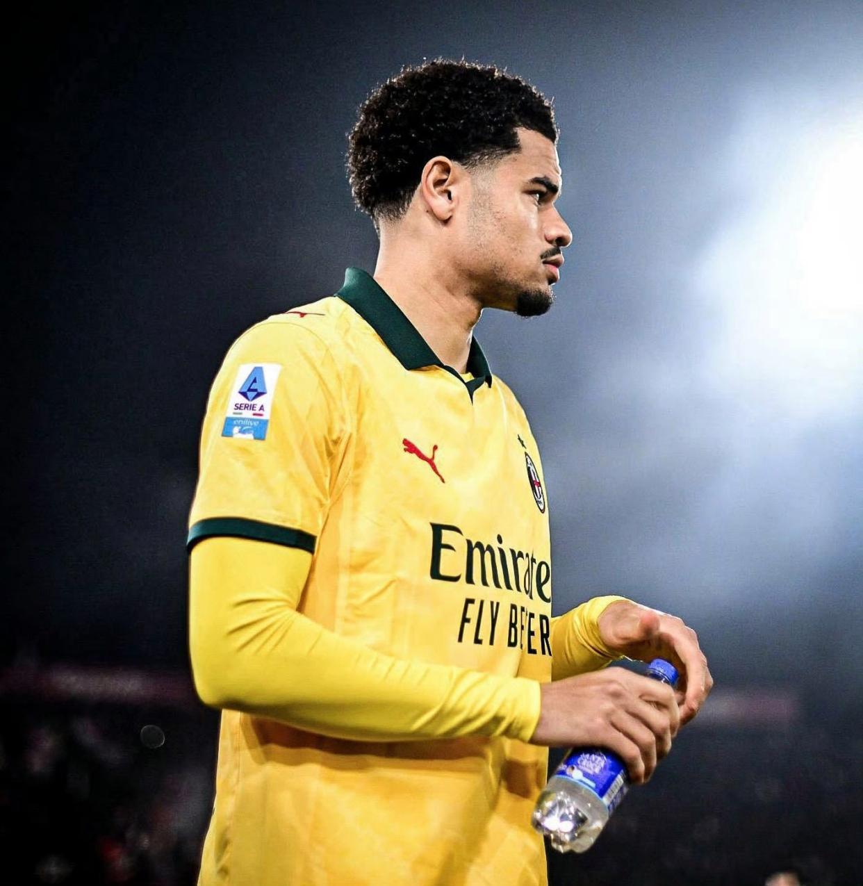 GA黄金甲体育平台-又一个巴尔泰萨吉？米兰21岁右翼卫进步明显，成萨56合格轮换